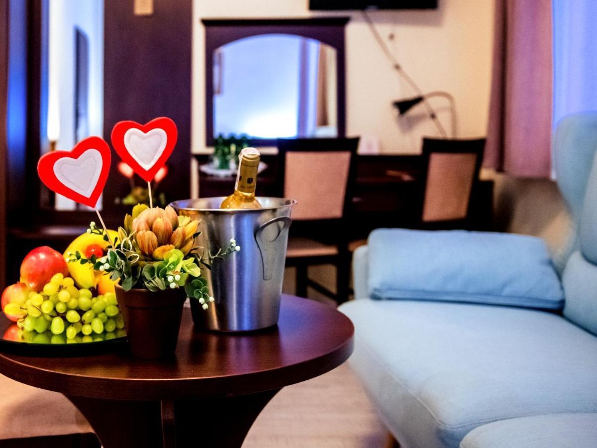 Hotel Feniks Gniezno Eksteriør bilde