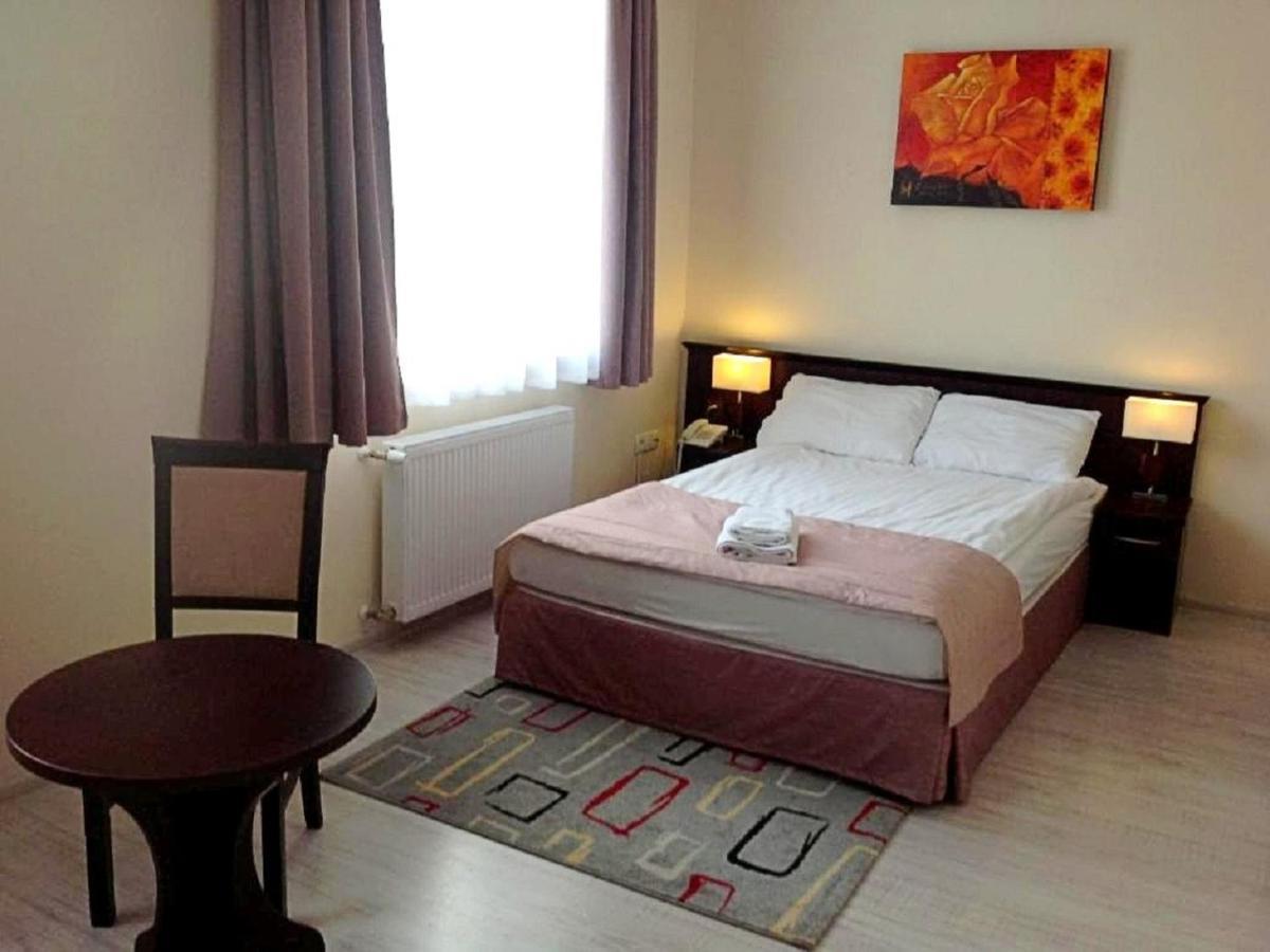 Hotel Feniks Gniezno Eksteriør bilde