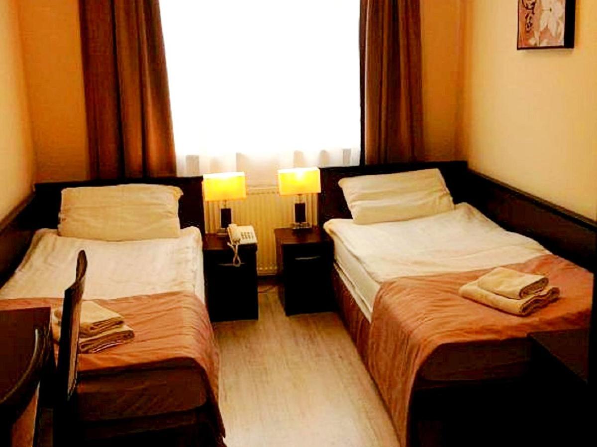 Hotel Feniks Gniezno Eksteriør bilde