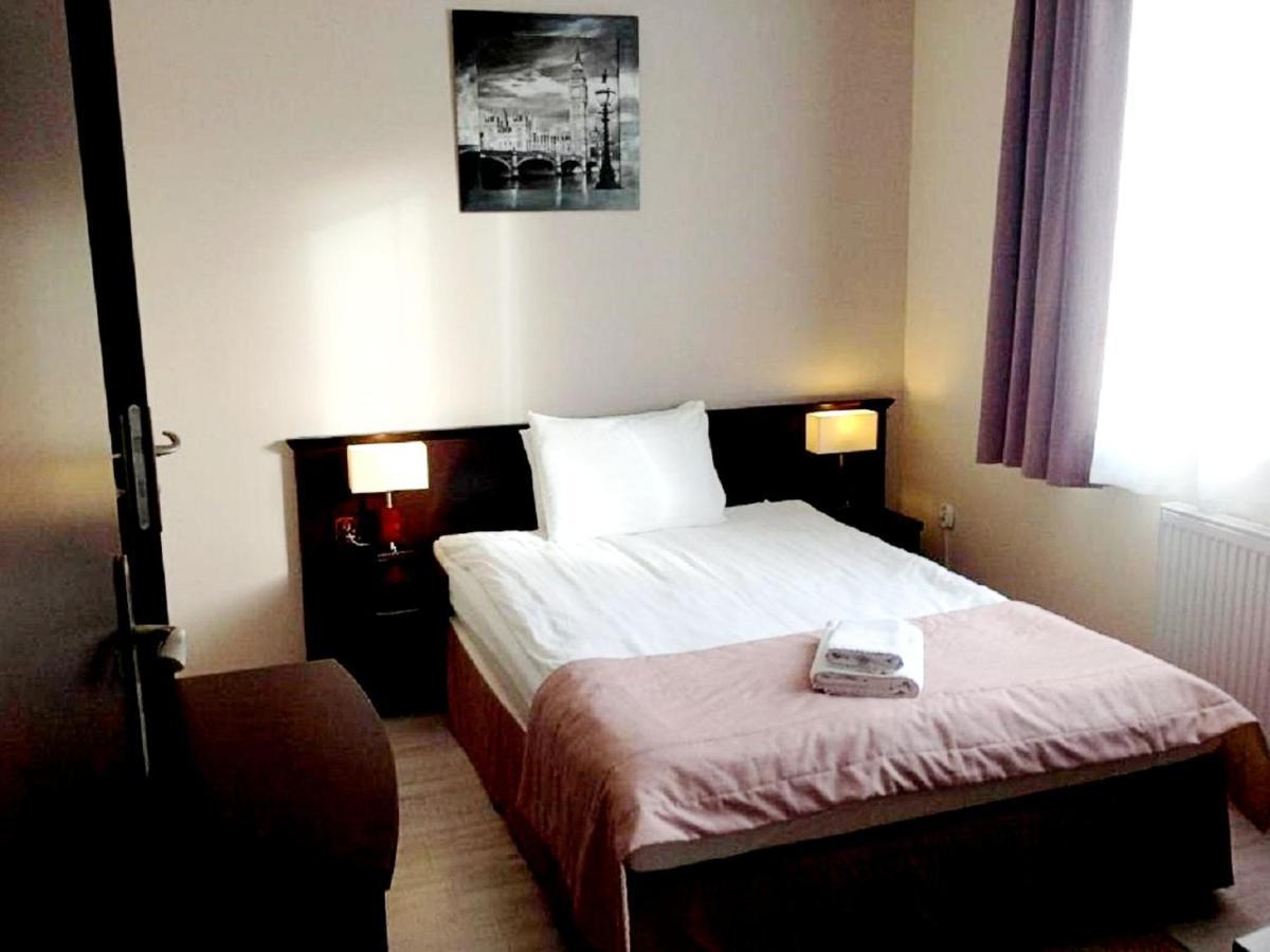 Hotel Feniks Gniezno Eksteriør bilde