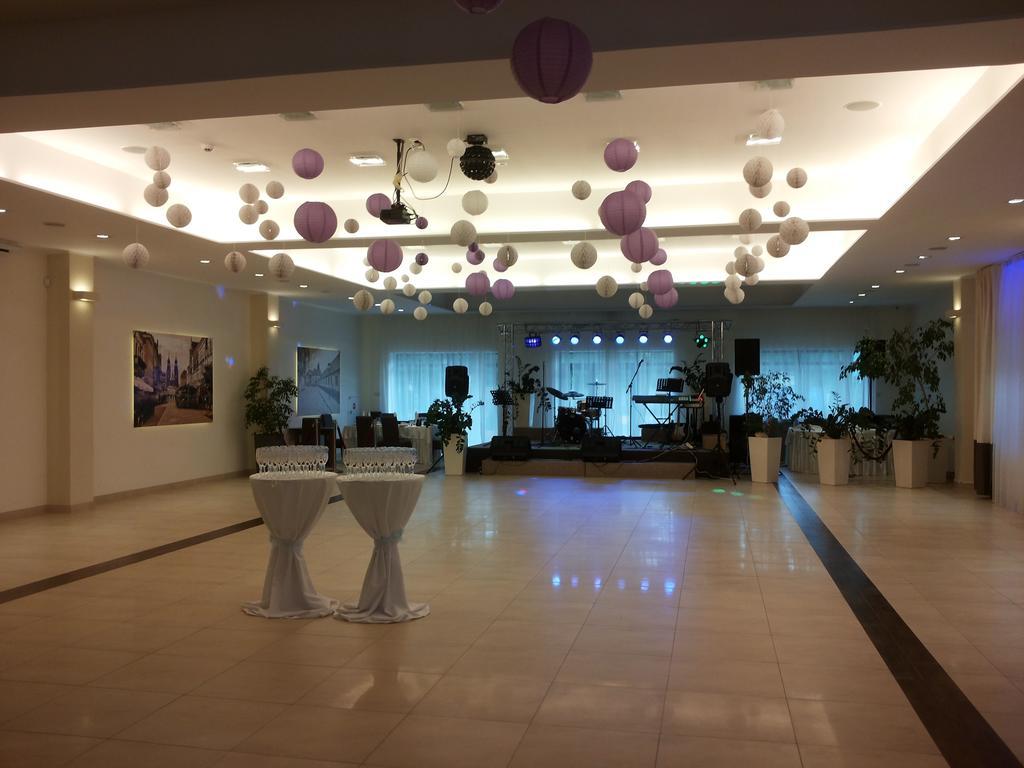 Hotel Feniks Gniezno Eksteriør bilde