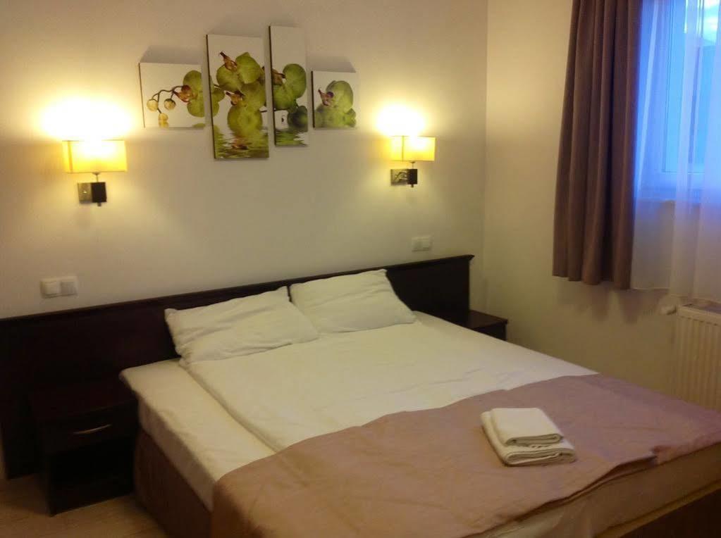 Hotel Feniks Gniezno Eksteriør bilde